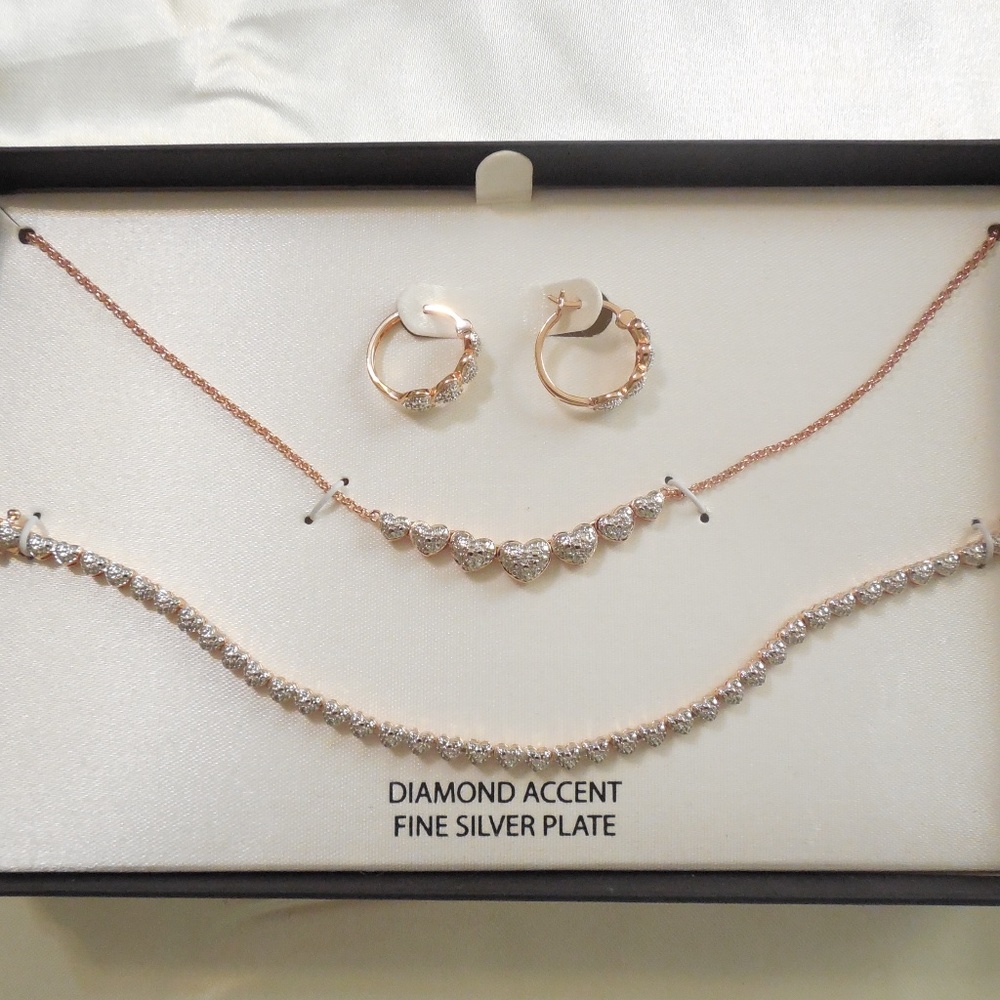 Silvercore Diamond Accent Heart 18k Rose Gold Silver Plated Necklace Set - Picture 1 of 5
